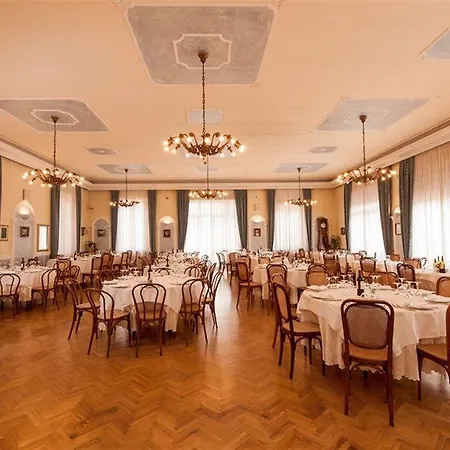 Grand Du Park Et Regina 4*